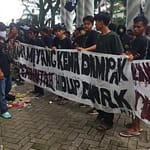 demo-warga-di-kantor-bupati-pandeglang-aris-rivaldodetikcom-1754976393403_169